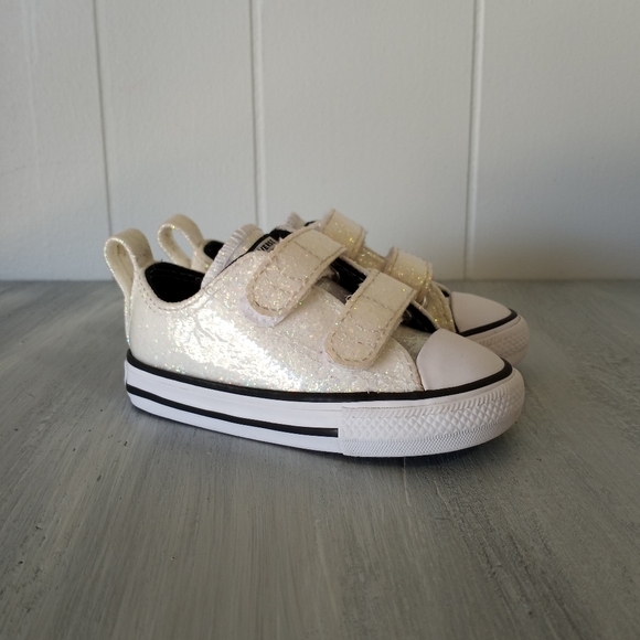 Converse Chuck Taylor All Star 2V Winter Glitter Sneakers Baby Girls Size 5 - Picture 2 of 14